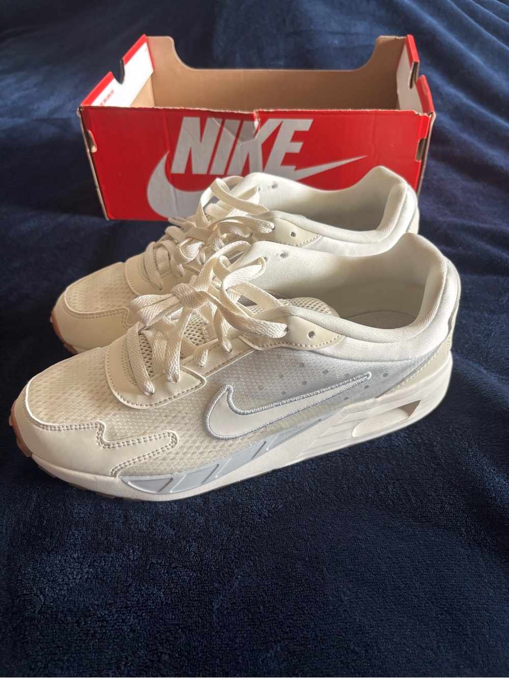 Nike Kids Cream/Light Gray/White Air Max Solo Sneakers